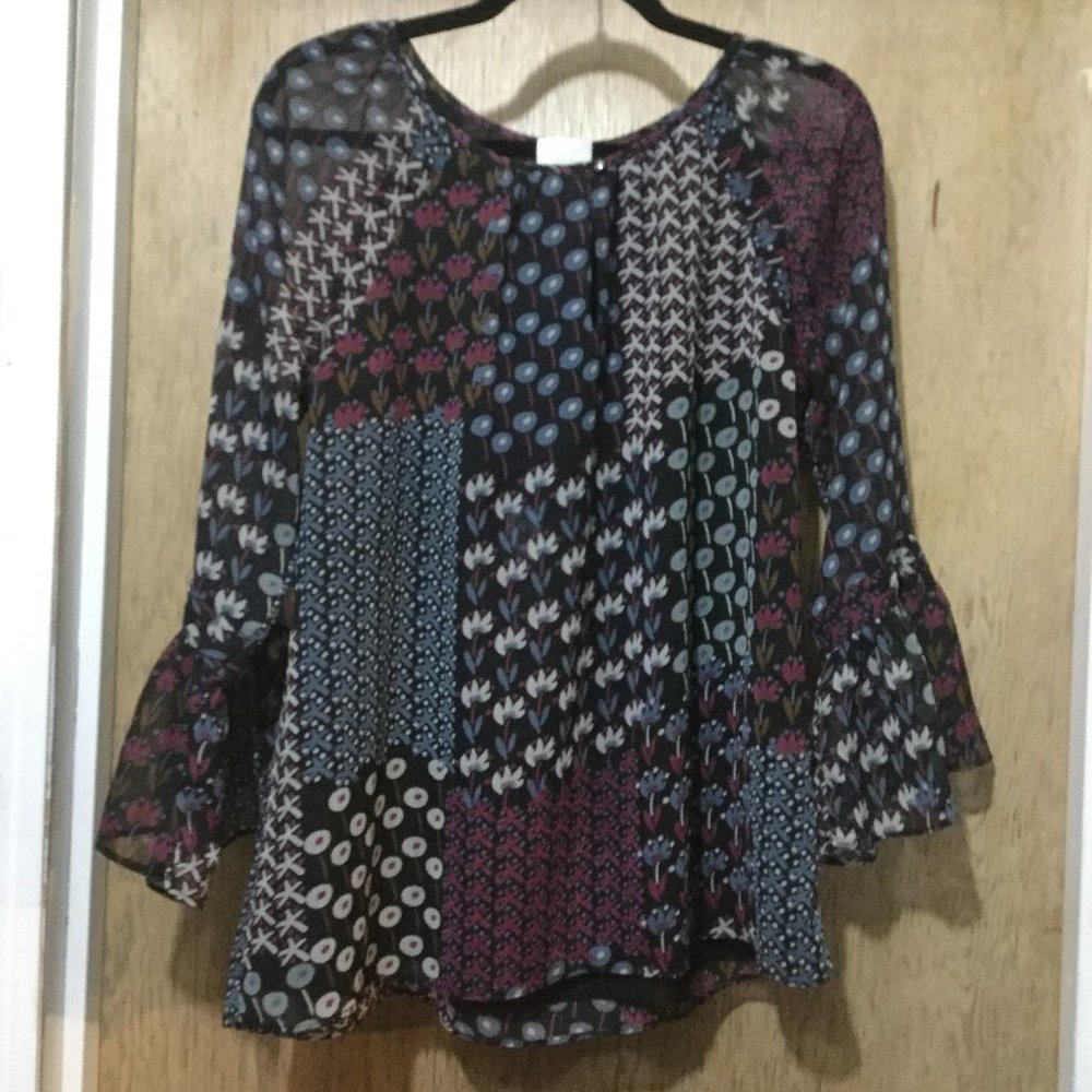 Bali multi colored top with sheer bell sleeves size medium excellent condition
